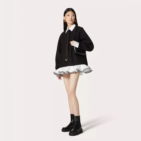 Valentino ROCKSTUD23 E/W SMOOTH CALFSKIN SHOULDER BAG - Picture 7 of 9